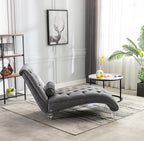 Fauteuil lounge moderne en velours argenté avec un design confortable en forme de S et des pieds en acrylique