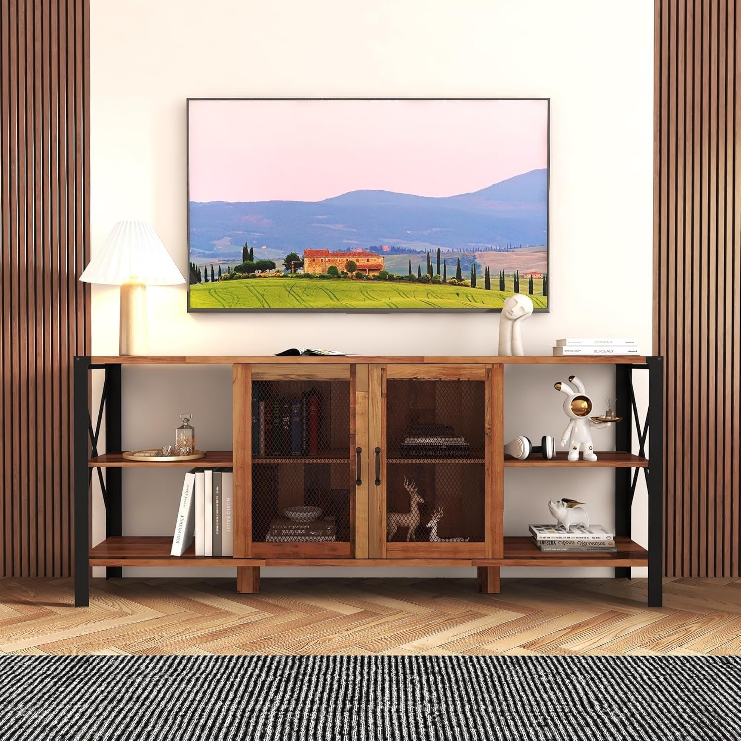 Meuble TV industriel en noyer et métal avec placard à porte grillagée et étagères ouvertes